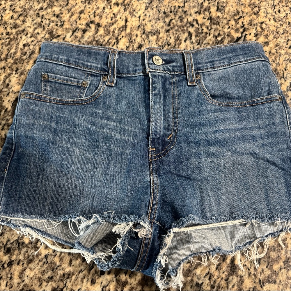 Levi shorts Size 27